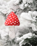 MUSHROOM & LEAVES